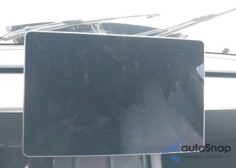 2025 Tesla Model Y Performance Dual Motor All-Wheel Drive z USA, uszkodzony, nr VIN 7SAYGDEF7SF254766